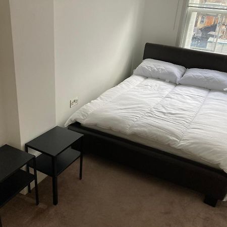 לונדון Two Double Bedroom Flat In Soho מראה חיצוני תמונה
