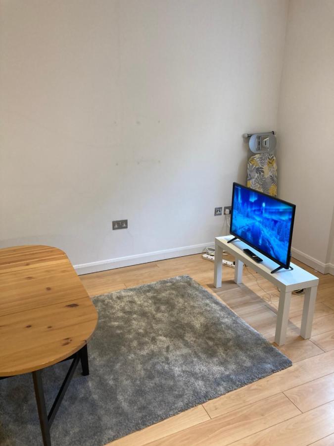 לונדון Two Double Bedroom Flat In Soho מראה חיצוני תמונה